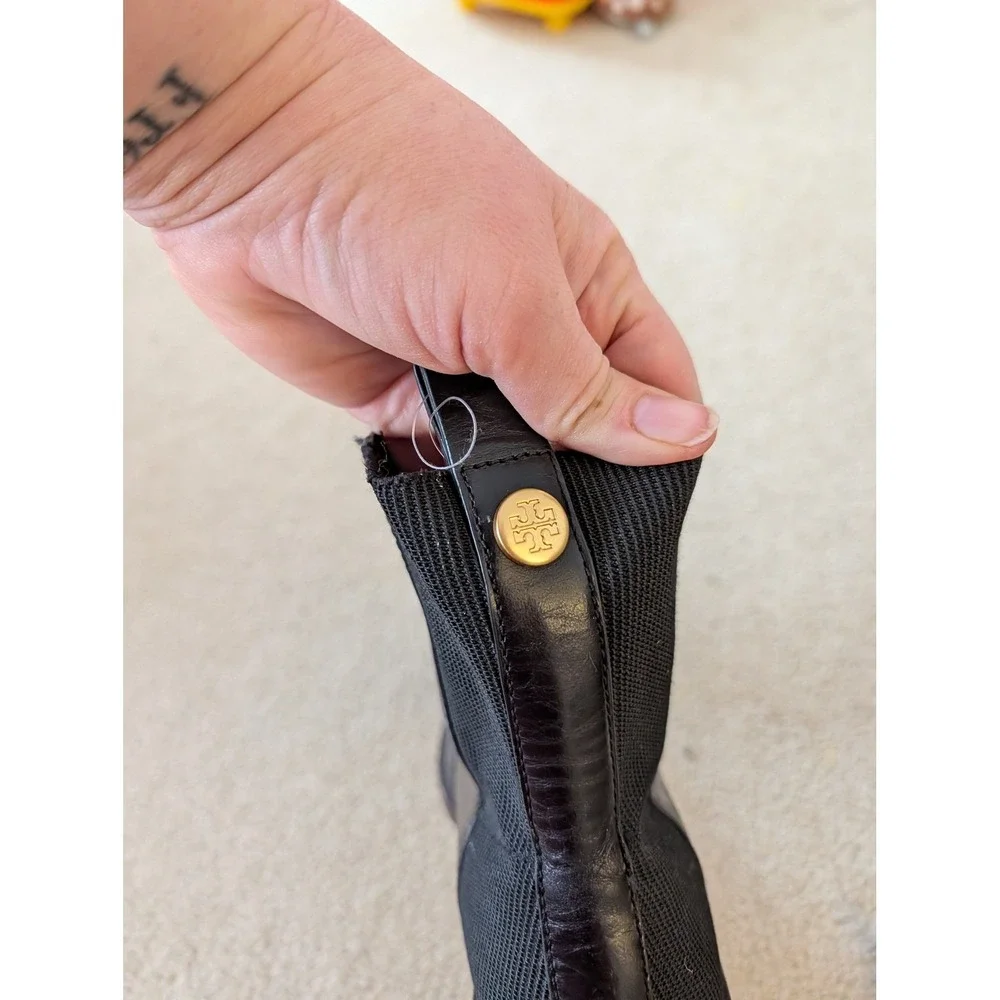 Tory Burch Women's‎ Black Leather Chelsea Ankle Boots Gold Logo Medallion-  8.5